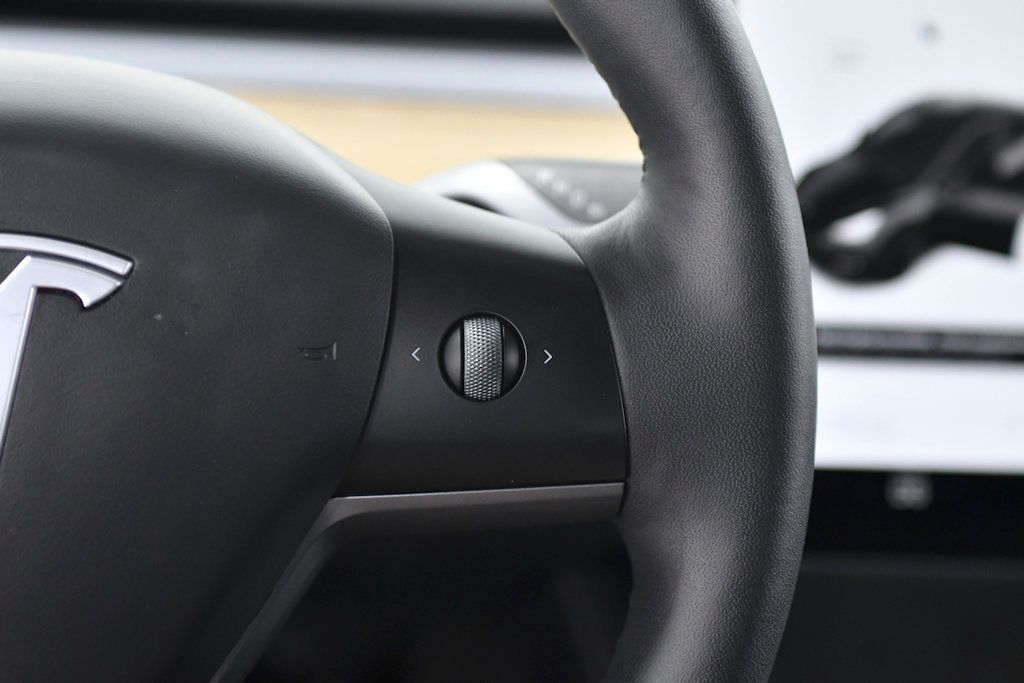 2022 Tesla Model Y Long Range AWD - 22379211 - 20