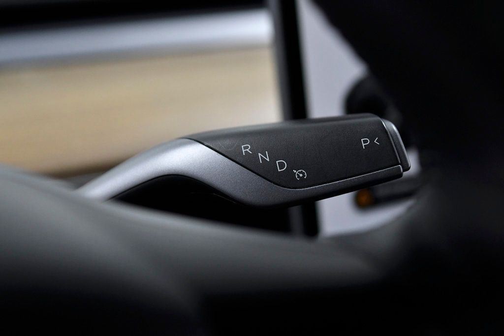 2022 Tesla Model Y Long Range AWD - 22379211 - 28