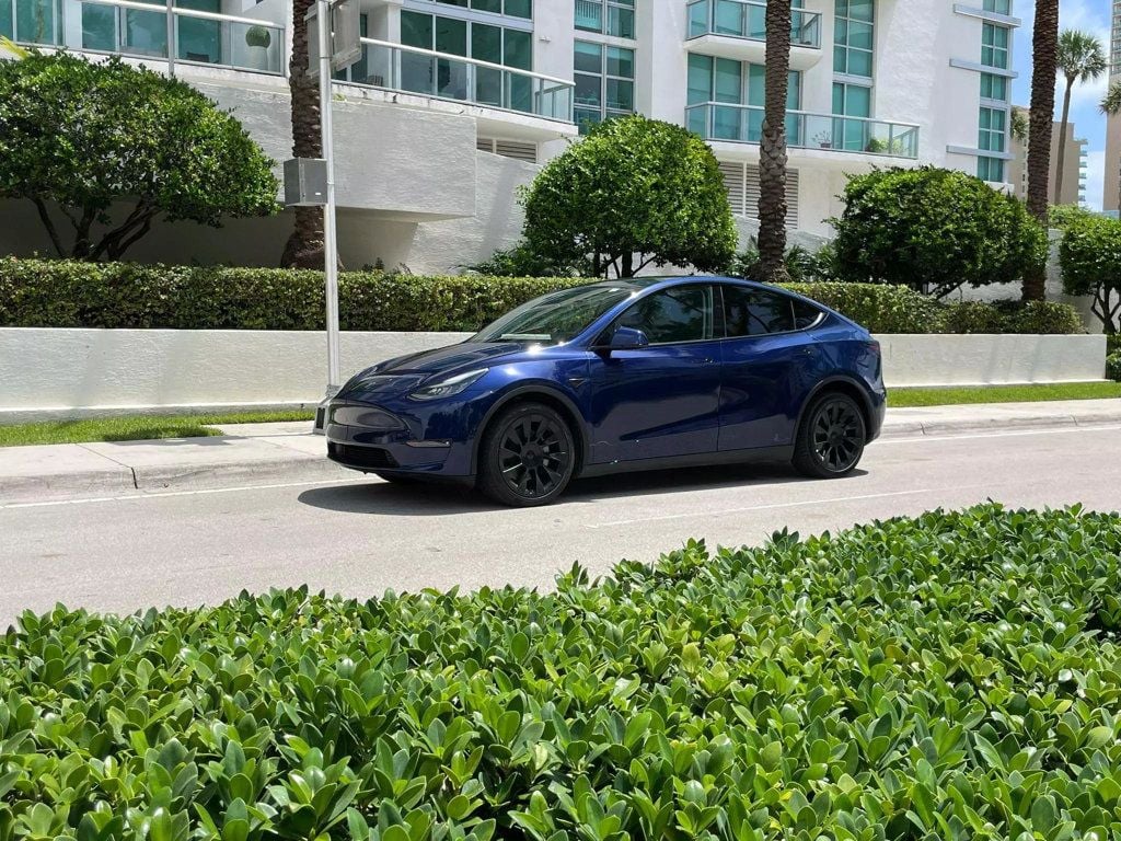 2022 Tesla Model Y Long Range AWD - 22488356 - 9