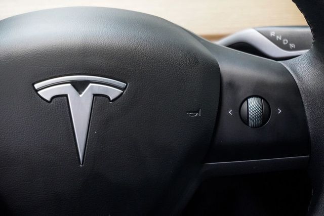 2022 Tesla Model Y Long Range AWD - 23008211 - 13