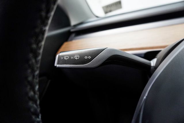 2022 Tesla Model Y Long Range AWD - 23008211 - 16