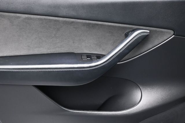 2022 Tesla Model Y Long Range AWD - 23043248 - 10