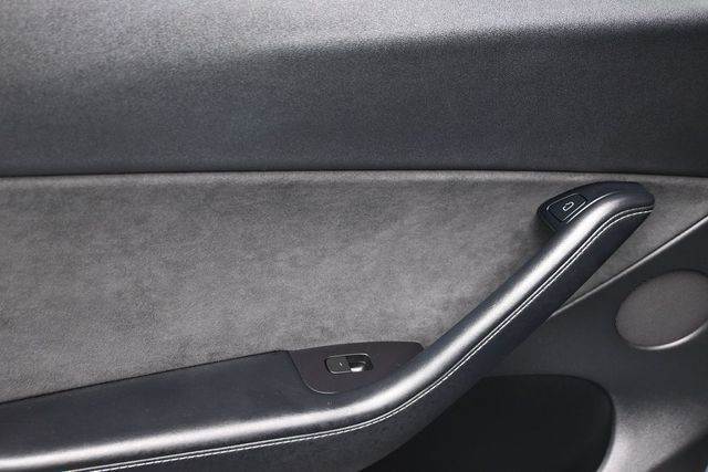 2022 Tesla Model Y Long Range AWD - 23043248 - 13