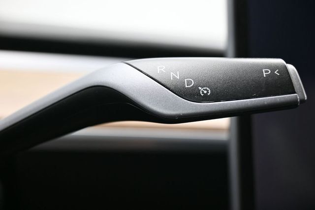 2022 Tesla Model Y Long Range AWD - 23043248 - 19