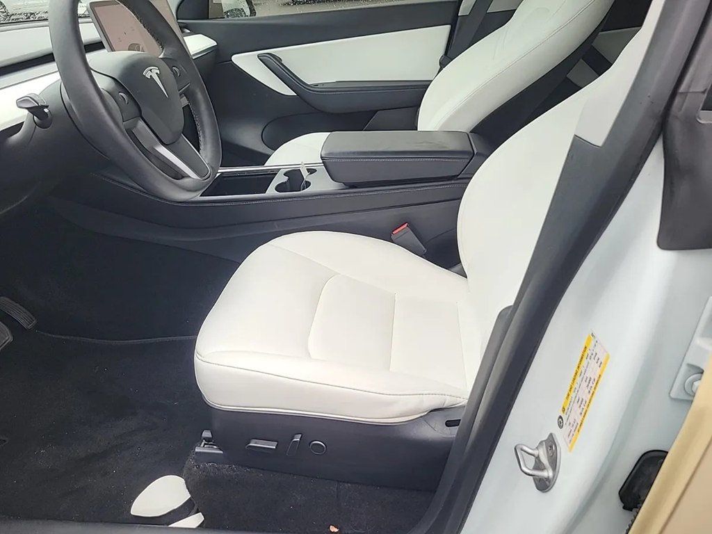 2022 Tesla Model Y Long Range AWD - 23095836 - 8