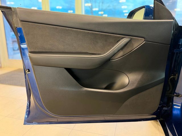 2022 Tesla Model Y Long Range AWD - 22983569 - 17