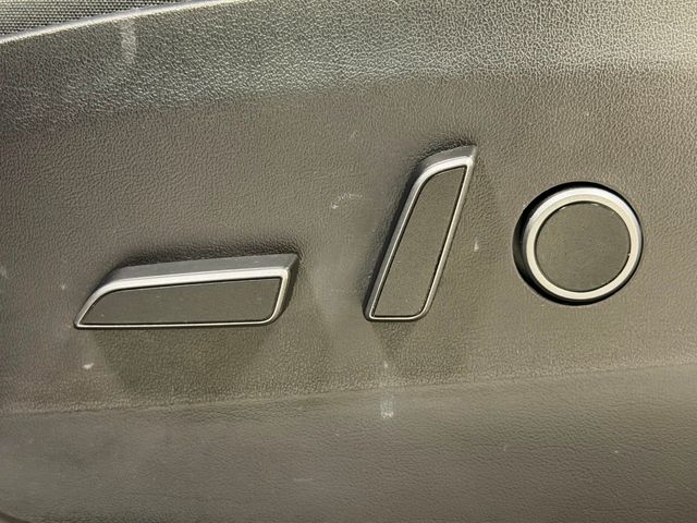 2022 Tesla Model Y Long Range AWD - 22983569 - 18