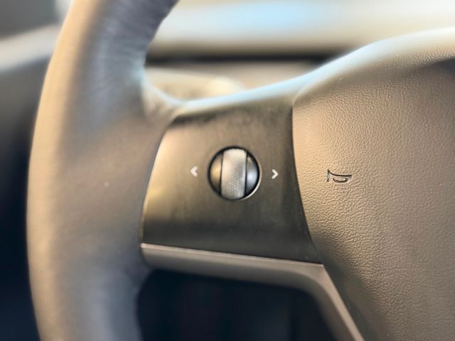 2022 Tesla Model Y Long Range AWD - 22983569 - 24