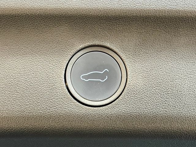 2022 Tesla Model Y Long Range AWD - 22983569 - 35