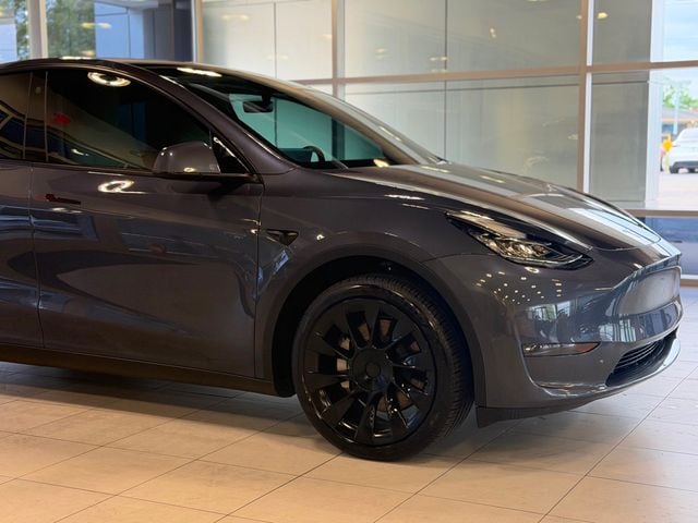 2022 Tesla Model Y Long Range AWD - 23029479 - 4