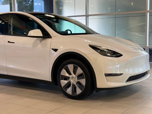 2022 Tesla Model Y Long Range Dual Motor All-Wheel Drive's photo