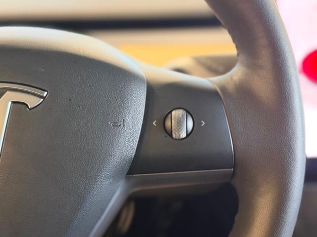 2022 Tesla Model Y Long Range AWD - 23070444 - 25