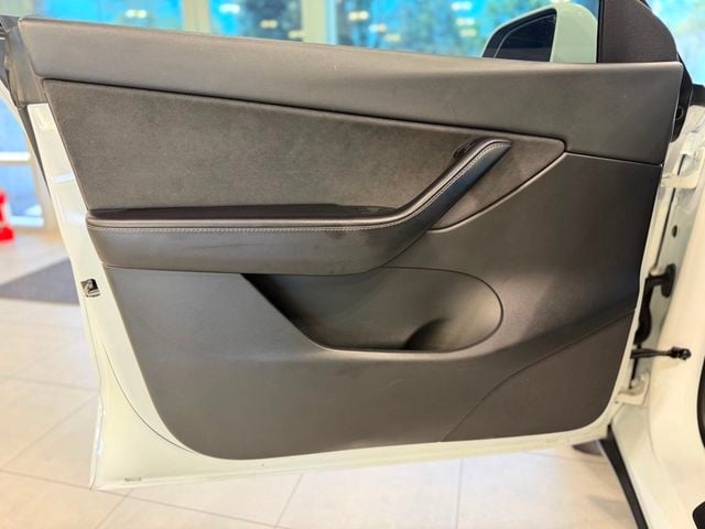 2022 Tesla Model Y Long Range AWD - 23072931 - 17