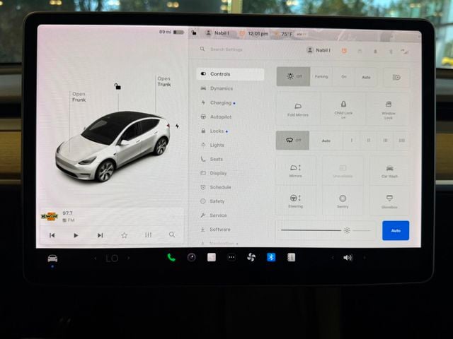 2022 Tesla Model Y Long Range AWD - 23072931 - 26
