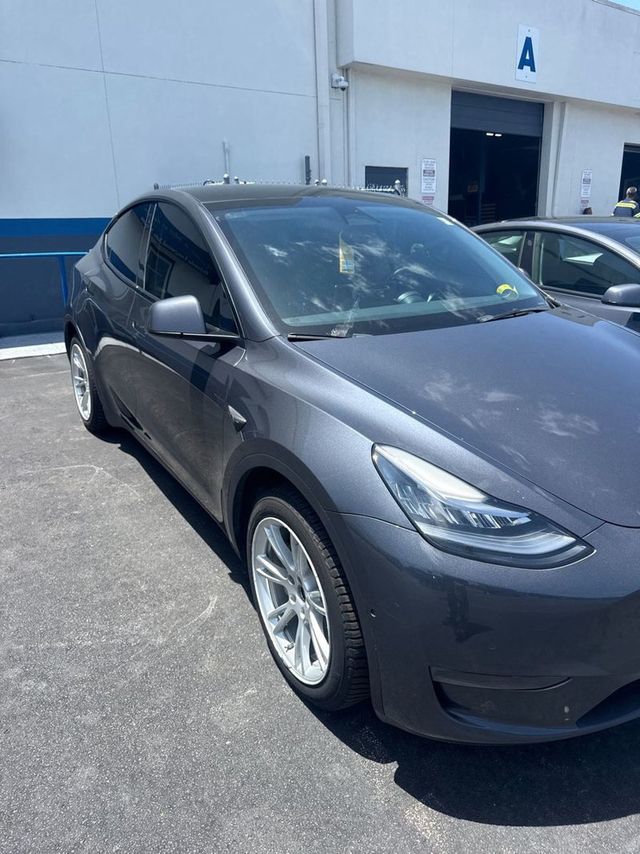 2022 Tesla Model Y Long Range AWD - 23054777 - 1