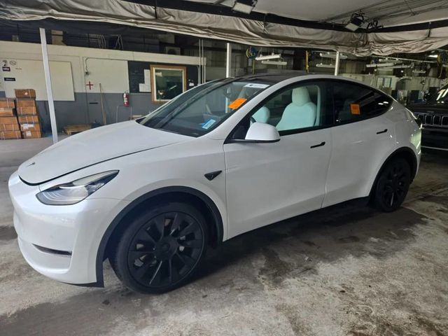 2022 Tesla Model Y Long Range AWD - 23085557 - 1