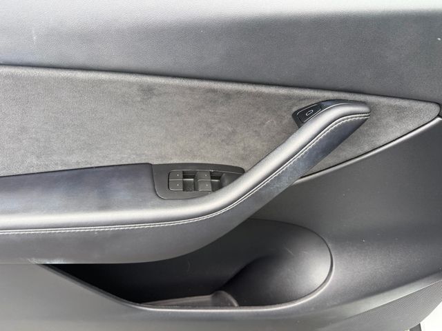2022 Tesla Model Y Long Range AWD - 23044170 - 18
