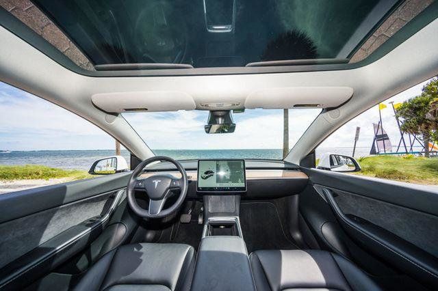 2022 Tesla Model Y Long Range AWD - 22385240 - 9