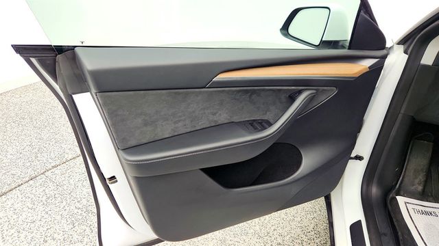 2022 Tesla Model Y Long Range AWD - 23005801 - 10