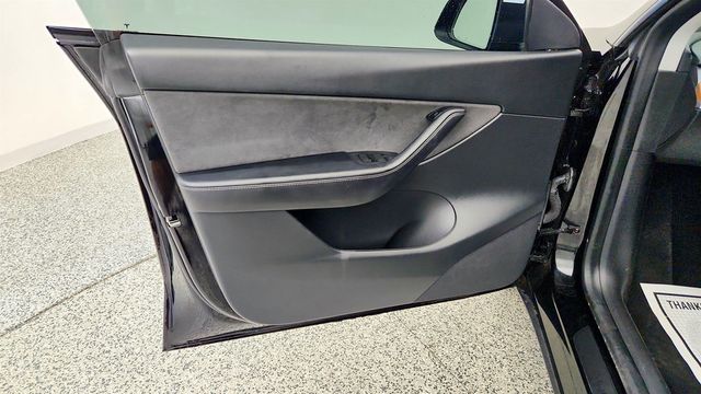 2022 Tesla Model Y Long Range AWD w/ 20'' Induction Wheels & Acceleration Boost - 23073885 - 10
