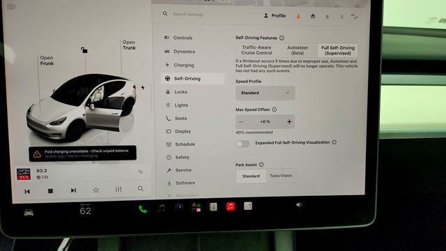 2022 Tesla Model Y Long Range AWD w/ 20'' Wheels + Black & White Interior - 23051556 - 19