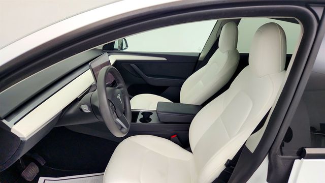2022 Tesla Model Y Long Range AWD w/ 20'' Wheels + Black & White Interior - 23051556 - 23