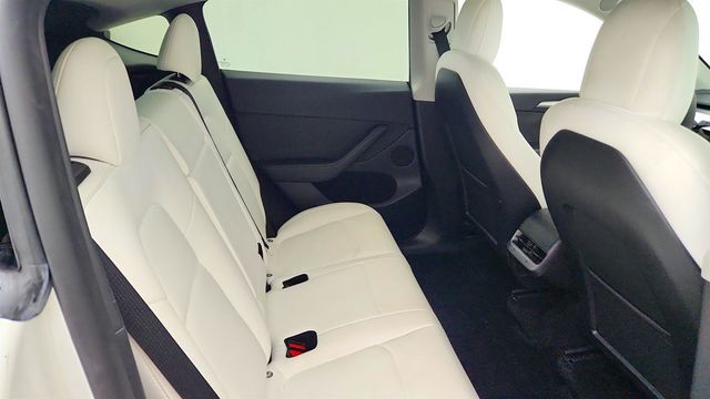 2022 Tesla Model Y Long Range AWD w/ 20'' Wheels + Black & White Interior - 23051556 - 25