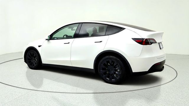 2022 Tesla Model Y Long Range AWD w/ 20'' Wheels + Black & White Interior - 23051556 - 6