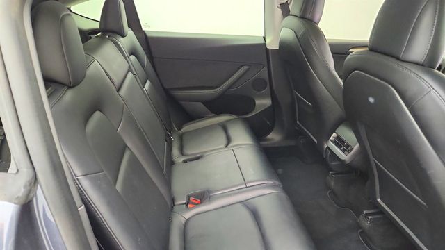 2022 Tesla Model Y Long Range AWD w/ 7 Seat Int., 20'' Wheels & Acceleration Boost - 23029493 - 26