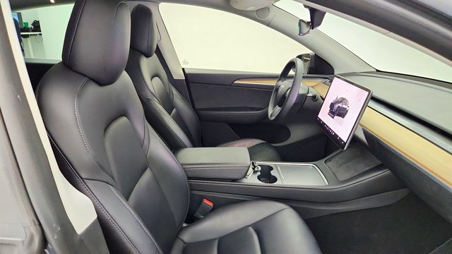 2022 Tesla Model Y Long Range AWD w/ 7 Seat Int., 20'' Wheels & Acceleration Boost - 23029493 - 27