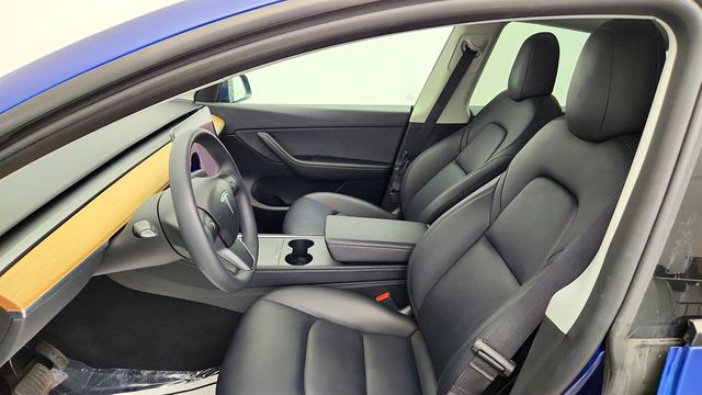 2022 Tesla Model Y Long Range AWD w/ 7-Seat Int, Acceleration Boost & Inductions - 23040113 - 25