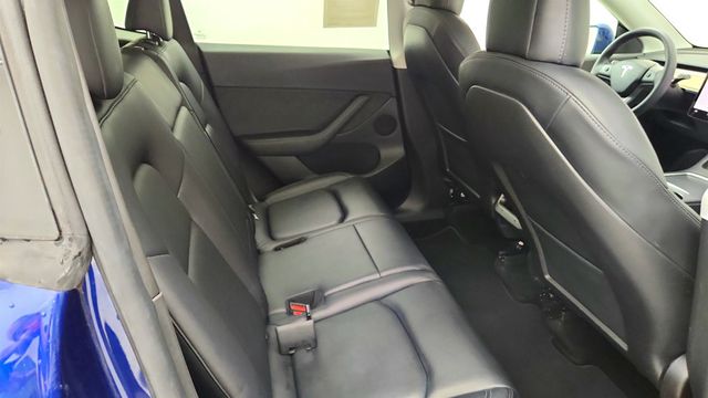 2022 Tesla Model Y Long Range AWD w/ 7-Seat Int, Acceleration Boost & Inductions - 23040113 - 29