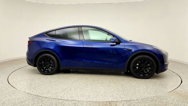 2022 Tesla Model Y Long Range AWD w/ 7-Seat Int, Acceleration Boost & Inductions - 23040113 - 3