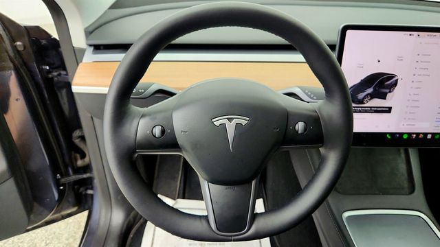 2022 Tesla Model Y Long Range AWD w/ 7 Seat Interior & Traffic Aware Cruise Control - 23032578 - 11