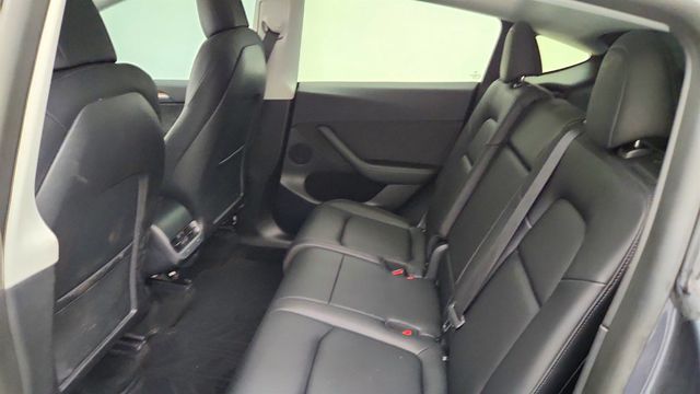 2022 Tesla Model Y Long Range AWD w/ 7 Seat Interior & Traffic Aware Cruise Control - 23032578 - 23