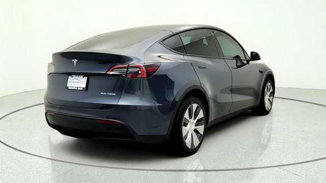 2022 Tesla Model Y Long Range AWD w/ 7 Seat Interior & Traffic Aware Cruise Control - 23032578 - 4