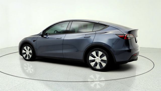 2022 Tesla Model Y Long Range AWD w/ 7 Seat Interior & Traffic Aware Cruise Control - 23032578 - 6