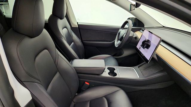 2022 Tesla Model Y Long Range AWD w/ Acceleration Boost - 23054801 - 25
