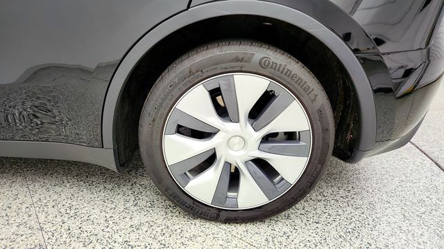 2022 Tesla Model Y Long Range AWD w/ Acceleration Boost - 23054801 - 8