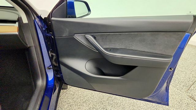 2022 Tesla Model Y Long Range AWD w/ Acceleration Boost & 20'' Wheels - 23073909 - 26