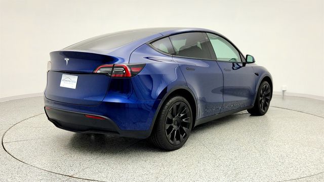 2022 Tesla Model Y Long Range AWD with 20'' Induction Wheels - 22966062 - 4