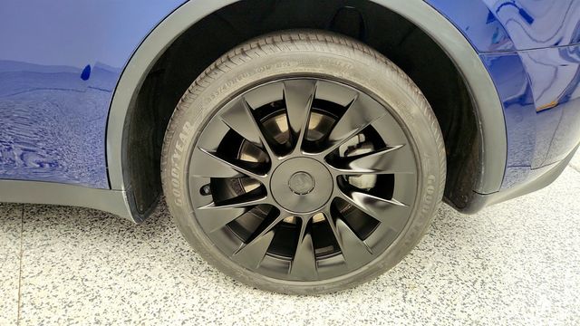2022 Tesla Model Y Long Range AWD with 20'' Induction Wheels - 22966062 - 8