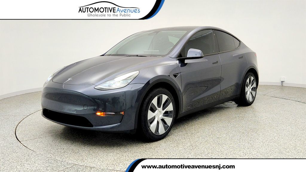 2022 Tesla Model Y Long Range AWD with 7-Passenger Seating - 23032578 | Video 1