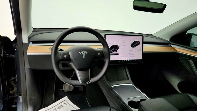 2022 Tesla Model Y Long Range AWD with 7-Passenger Seating - 23032578 - 10
