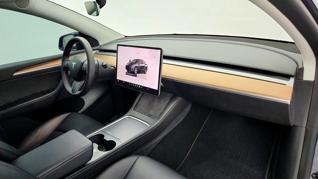 2022 Tesla Model Y Long Range AWD with 7-Passenger Seating - 23032578 - 27