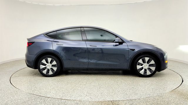 2022 Tesla Model Y Long Range AWD with 7-Passenger Seating - 23032578 - 3