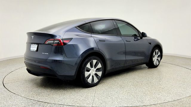 2022 Tesla Model Y Long Range AWD with 7-Passenger Seating - 23032578 - 4