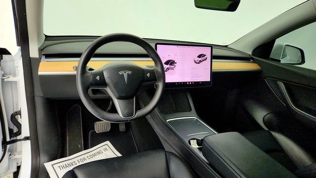 2022 Tesla Model Y Long Range AWD with 7-Passenger Seating - 23035592 - 10