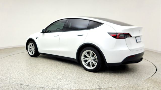 2022 Tesla Model Y Long Range AWD with 7-Passenger Seating - 23035592 - 6