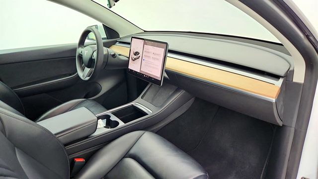 2022 Tesla Model Y Long Range AWD with Acceleration Boost - 23005630 - 28